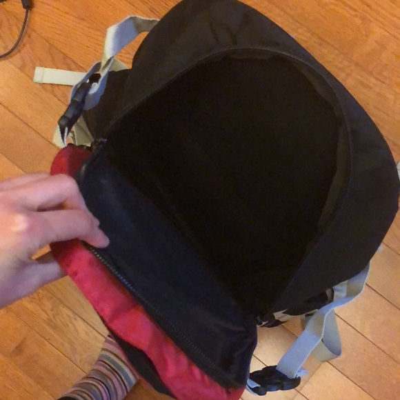 Mid size backpack for hiking camping travelling - Picture 8 of 10